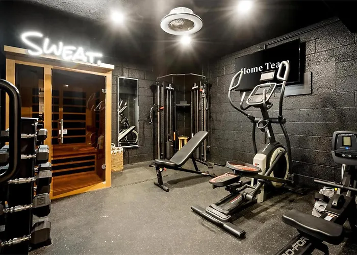 Dom wakacyjny Huge Compound Gym Two Spas Casitas Pond *